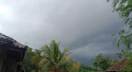 Kondisi Wilayah Botodayaan Berawan Tebal